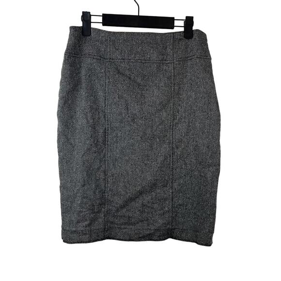 Banana Republic Dresses & Skirts - Banana Republic Stretch Grey Skirt Size 6
